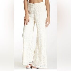 Blu Pepper Lace Detail Pants in Cream